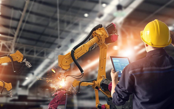 In the era of significant development in automated welding, Yinglai Technology's laser seam tracking system has rendered welding robots more intelligent.