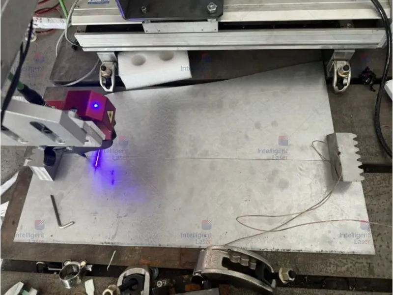 IL-SMT090 Laser Vision Welding Seam Tracking & Finding Sensor