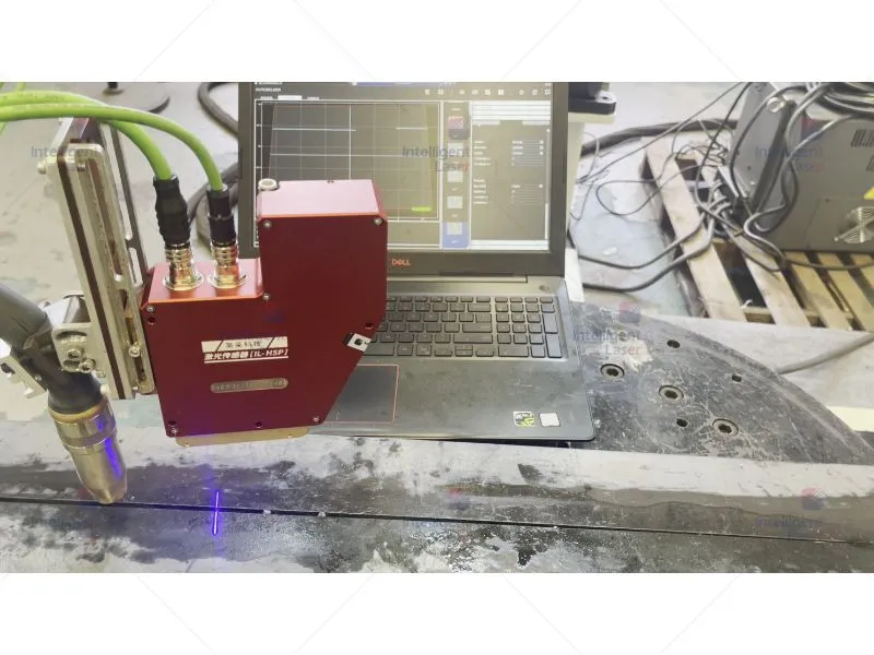 IL-HSP090 Laser Vision Welding Seam Tracking & Finding Sensor