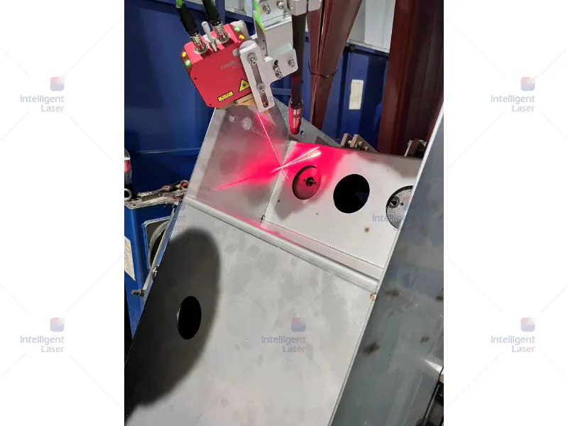 IL-HSP150 Laser Vision Welding Seam Tracking & Finding Sensor