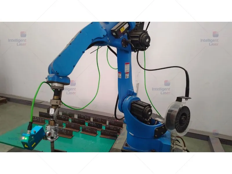 IL-SPD180 Laser Vision Welding Seam Tracking and Finding Sensor