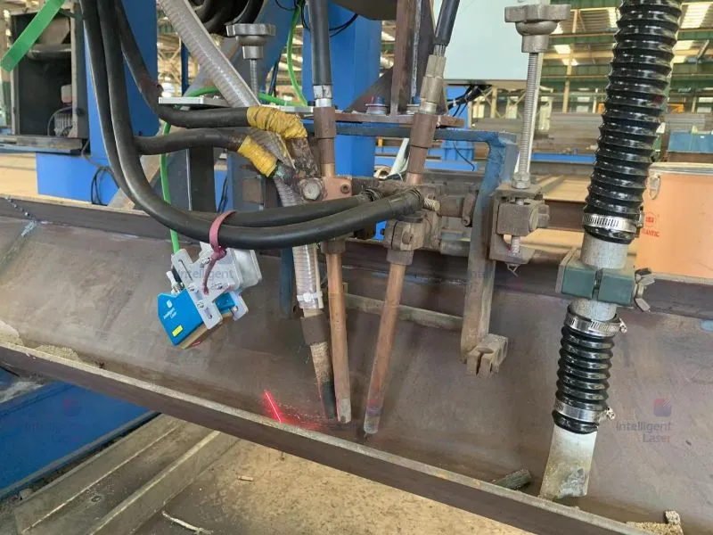 IL-SPD180 Laser Vision Welding Seam Tracking and Finding Sensor