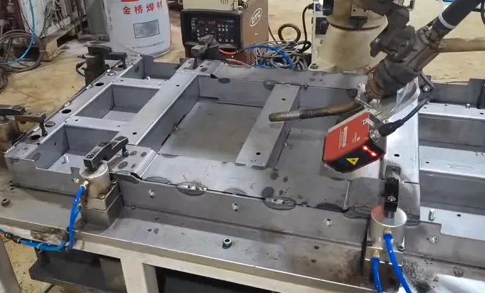 Radiator housing
