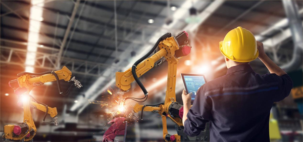 In the era of significant development in automated welding, Yinglai Technology's laser seam tracking system has rendered welding robots more intelligent.